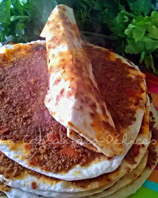 Lahmacun, pizza turque